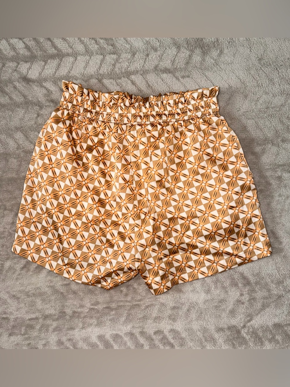 Princess Polly Geometric Print High-Waisted Paperbag Shorts US size 4 - Picture 6 of 9